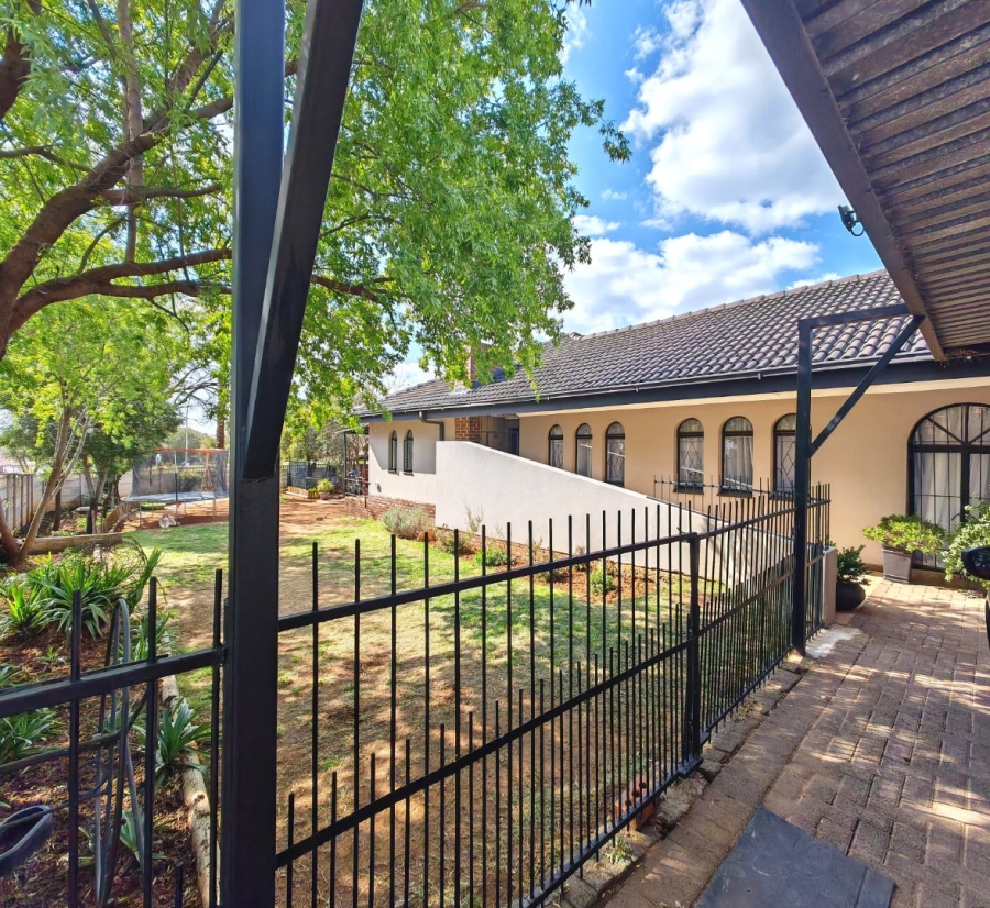 4 Bedroom Property for Sale in Uitsig Free State